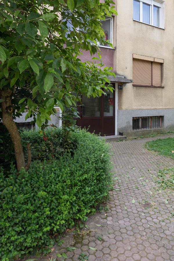 2Bdr Apartment With Balcony Near Maksimir Ζάγκρεμπ Εξωτερικό φωτογραφία